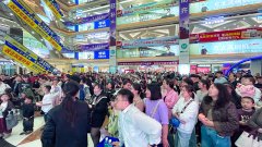 此次又带着同事一路来了